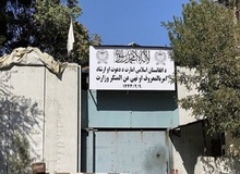 طالبان از از لباس مخصوص ماموران «گشت ارشاد» خود رونمایی کردند/ عکس