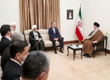 آیت الله خامنه ای: مصمم به تکمیل مسیر ترانزیتی شمال به جنوب هستیم که می‌تواند ترکمنستان و کشور‌های اطراف ان را به دریای عمان متصل کند