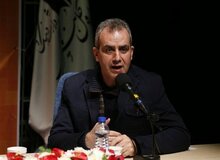 واکنش شهرام کرمی به انتقادات آیت‌الله سبحانی از اجرای تئاتر بازیگران زن با کلاه‌گیس
