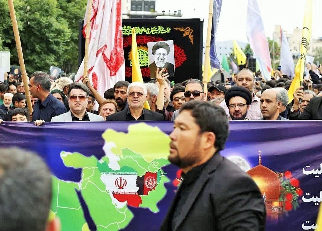 ارگان اطلاع رسانی دولت: بیش از ۱۰۰ هزار مهاجر افغانستانی مقیم مشهد در تشییع رئیس جمهور شرکت کردند