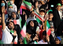 کیهان: اجرای سرود «سلام فرمانده» جشن نبود؛ اعلام آمادگی برای کمک به امام زمان (عج) بود

