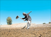 تکرار ماجرای روستای حضرت ابوالفضل(ع) در سیستان وبلوچستان/ ۹۵درصد مردم جنوب استان «مالـــک» نیستند/ مردم اینجا شناسنامه ندارند! چطور مالکیتشان را ثابت کنند؟
