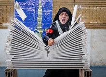زن بسیجی رزمی‌کار: عاشقانه من و همسرم این است که در خانه آجر می‌شکانیم! + فیلم