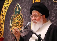 نماینده ولی فقیه در خراسان رضوی: دشمنان مرتب توطئه و فتنه می‌کنند تا ما  نتوانیم سر سفره خودمان نان بخوریم/  ارز  هرچه بالا و پایین برود در قیمت کالای اساسی هیچ تأثیری ندارد/تا دو میلیون بشکه صادرات نفت داریم و همه پولش را هم می‌گیریم