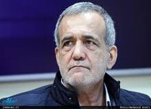 مسعود پزشکیان: وقتی انقلاب شد آدم‌های متخصص را اخراج کردیم در حالیکه خودمان هم توانایی نداشتیم!/ ما نه راهی که دنیا در اداره‌ی مملکت رفته را می‌رویم، نه راه اسلام را
