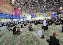 کیهان: تصاویر پخش شده از خلوت بودن مراسم نمازجمعه کاظم صدیقی مربوط به پیش از شروع مراسم است!
