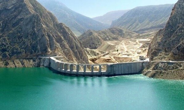 چگونه ملزومات پایداری می‌توانند در حفظ امنیت زیرساخت‌های سدسازی مؤثر باشند؟