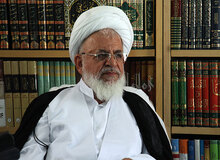 نماینده ولی فقیه در استان یزد: انقلاب اسلامی مورد تأیید خداوند و امام زمان است/ اگر دیر بجنبیم دشمن ما را تضعیف می کند/ شاه مامور بود که نگذارد مردم سمت اسلام بروند