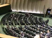 انتقاد از عملکرد دولت در تخصیص تسهیلات اشتغال‌زایی/ منابع در بانک‌ها رسوب شده اما جوانان در صف هستند/ نماینده مینودشت از توضیحات وزیر اقتصاد قانع شد