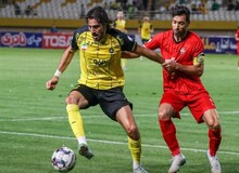 شکست سپاهان در برابر قهرمان لیگ / ‌فتح نقش‌جهان با دبل حسین‌زاده