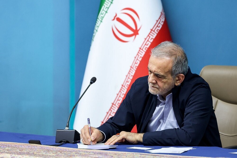 پزشکیان: هیچ‌گاه قصد نداشته وعده‌ای بدهد که قابلیت تحقق نداشته باشد/ مگر زور من می‌رسد که بیایم وعده‌ای بدهم که عمل نشود؟ نزدیک ۷ میلیون میلیارد تومان پروژه روی زمین مانده است
