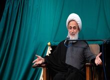 علیرضا پناهیان: یهودیان در اتوبوس بین دختران و پسران دانشجو پرده می‌کشند تا مشغول هم نباشند