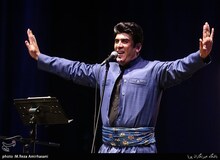 خواننده تیتراژ پایانی «نون.خ»: اصل «لیلیم لیل» نه ترکی است و نه کردی؛ بلکه یونانی است / بین ابراهیم تاتلیس و ناصر رزازی گیر کرده بودم