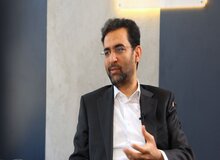 کنایه تند آذری جهرمی به کوچک زاده/  ارز را بدهیم به نورچشمی‌ها تا در سبزه‌میدان عرضه کنند/ چرا بازی را بر هم می‌زنید، آقای «راننده رفسنجانی»؟