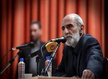 حسین شریعتمداری: گفته بودم برای اقتصاد کشور فکری بکنید اما دولت سرگرم کنسرت و رفع فیلترینگ شد و مردم را به اعتراض واداشت