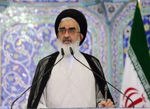 امام جمعه قم: تبعیت از ولی‌فقیه دشمنان را به ذلت می کشاند/ دشمنان به دنبال فروپاشی ما هستند