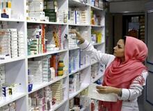  عضو کمیسیون بهداشت و درمان: هنوز ارز ترجیحی حذف نشده قیمت دارو افزایش پیدا کرده/ دولت قادر نیست همه را بیمه کند