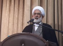 این چه نماینده‌ای است که با تلویزیون دشمن مصاحبه کرده بعد تکذیب می‌کند