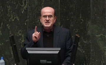 لاهوتی: تا برقراری تعادل عرضه و تقاضا، مشکلات بازار خودرو ادامه داد