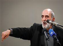 کنایه حسین شریعتمداری به مسئولان دولتی درباره مذاکره با آمریکا: خرِ عیسی گرش به مکّه برند، چون بیاید هنوز خر باشد