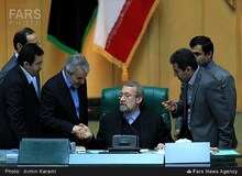 آقای لاریجانی یک سوزن هم به خودتان بزنید/ لایحه بودجه را به هم ریخته اید