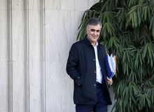 فرزین: منابع ارزی بانک مرکزی داخل و خارج کشور در دسترس است