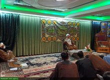 مسئول دفتر سیاسی و اجتماعی حوزه‌های علمیه کشور: فرشی که زیر پای رهبری است قبل انقلاب خریداری شده است 