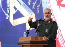 سردار پاکپور، فرمانده نیروی زمینی سپاه: ۱۵۰ تروریست در سیستان و بلوچستان دستگیر شدند