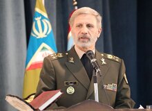 فرمانده کل ارتش: آماده‌تر از همیشه در برابر هرگونه تهدید و دشمنی می‌ایستیم
