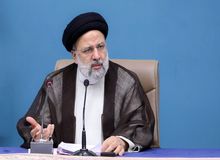 ببینید: رئیسی: دشمن از دست زنان ما سیلی محکمی خورد +فیلم