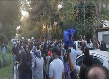 ارگان مطبوعاتی نزدیک به حزب موتلفه: میدان جنگی که این روزها نه در کف خیابان، که در کف فضای مجازی در حال وقوع است و در اصل معرکه روایت‌هاست/  شکاف این نسل با نسل پیش، هولناک  است 