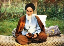 حکم شنیدن صدای زن از نظر حضرت امام خمینی (ره) چه بود؟/  اگر مشمول غنا نباشد و مفسده ­ای هم بر آن مترتب نباشد، اشکالی ندارد