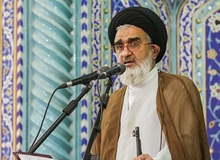 نماینده ولی فقیه در قم: به استعمار مجازی کشور درحوزه شبکه‌های اجتماعی مانند توییتر، تلگرام و... پایان دهیم / باید آن دسته از چهره‌هایی که انتقاداتی کردند را خواست و به طور مستند از آنها تعهد گرفت