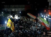 سخنران تجمع شبانه: آیت الله سیدمجتبی خامنه‌ای نیم ساعت در تجمع میدان شهدا حضور داشتند
