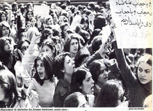 ‏فیلم‌ / راهپیمایی ۴۲ سال پیش اسفند ۵۷  زنان به مناسبت هشت‌ مارس و حمله به آنان