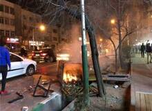 بیانیه جمعی از دانشگاهیان، پژوهشگران و فعالین سابق دانشجویی در خصوص اعتراض های اخیر +اسامی 