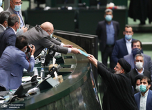 روزنامه حامی دولت: چاره ای جز فشار بر مردم در بودجه۱۴۰۱ نیست/دولت قبلی باید این سختگیری ها را می کرد که نکرد