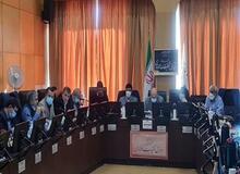 انتقاد تند روزنامه نزدیک به سپاه از مجلس انقلابی: شما نمایندگان باعث تشنج در جامعه و استرس معلمان شده‌اید/ آقای «منادی» چرا حرف های متناقض می زنی؟
