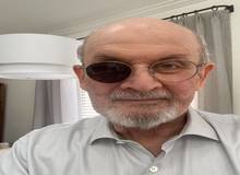 اولین تصویر از سلمان رشدی ۶ ماه پس از حمله