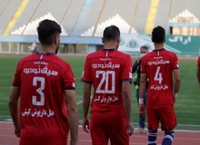 
حاشیه بازی نساجی و پرسپولیس؛ اعتراض نساجی به حضور هواداران پرسپولیس / ناظر اجازه شروع مسابقه نمی دهد
