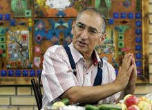 زیباکلام: الله کرم می توانست دراین مملکت تریلیاردر باشند ولی با موتور رفت و آمد می کند