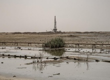 هورالعظیم در چنبره ۵ میدان نفتی/ خشکاندن هور به نفع چینی‌ها/ حفاری چاه‌های  میدان نفتی یاران آغاز شد/ رئیس اداره حفاظت از تالاب‌های اداره‌کل محیط‌زیست خوزستان: حفر چاه در بستر تالاب به‌زودی دو برابر می‌شود