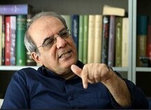 عباس عبدی: این که برخی افراد از وضع پوشش زنان ناراضی باشند چیز عجیبی نیست