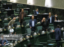 قالیباف از دور با میرسلیم خوش و بش کرد، حاجی بابایی را در آغوش کشید/ تصاویر
