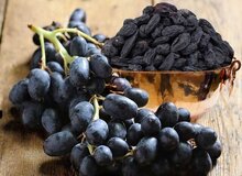  اثرات شگفت‌انگیز مویز  برای درمان کم خونی و ریزش مو 