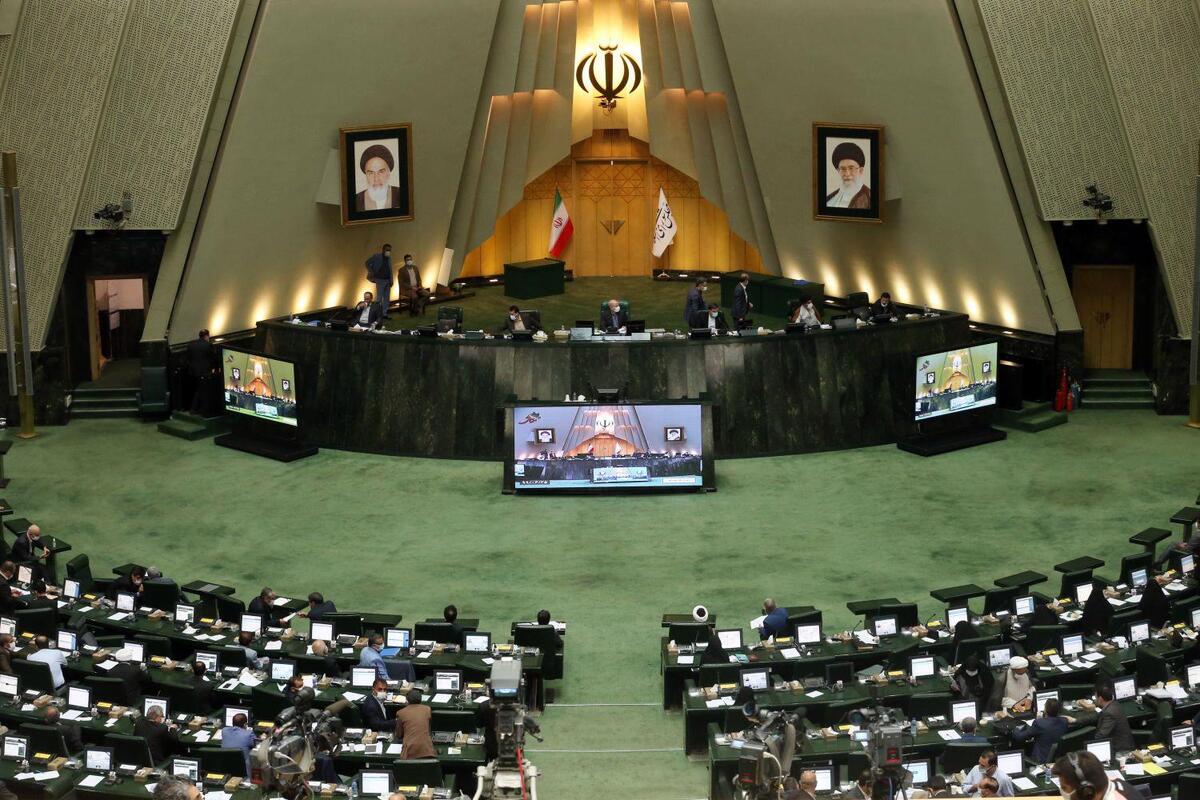نمایندگان مجلس چند میلیون حقوق می گیرند؟