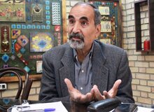آزادارمکی: جامعه‌ی ایرانی سراپا آسیب اجتماعی است/ امروز جامعه چاره‌ای جز خشونت ورزی ندارد/ نظام جمهوری اسلامی تئوری خدمت را از بین برد/ نظام سیاسی ما نه تنها به نظام کارشناسی تن نمی‌دهد بلکه ضد آن است
