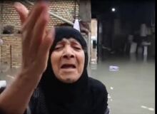 فیلم / اعتراض تند زن ماهشهری به مسئولان: غیرت ندارید؛ دو روز است در آب زندگی می کنیم 