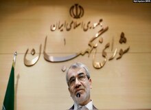 کنایه تند محمود احمدی نژاد به «کدخدایی»/ آقایی که با بورسیه از لندن دکترا گرفته برای کل ملت دارد تعیین تکلیف می‌کند/ فیلم
