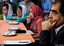 وزیر بهداشت: پزشکان اعزام دختران شین‌آباد به خارج از کشور را صلاح نمی‌دانند
